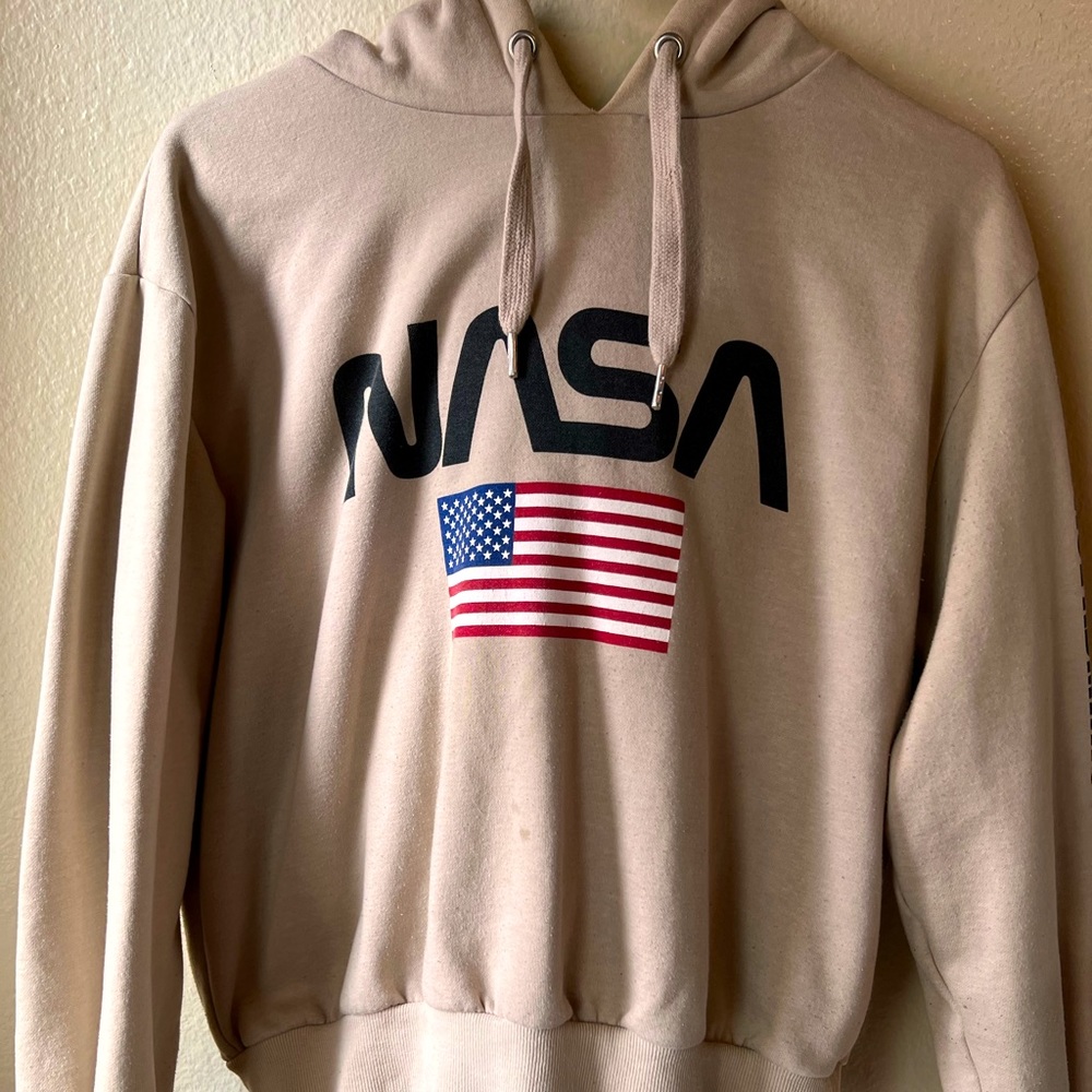 Small stain in the front, cropped